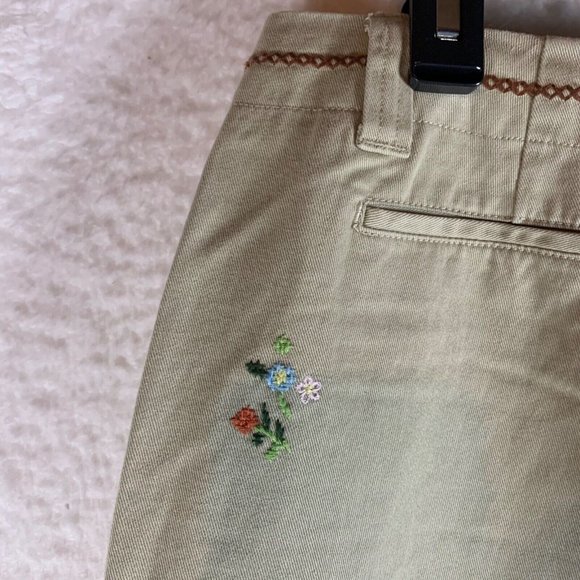 Gap Women's Clean Cut Floral Embroidered Khaki Cropped Capri Pants Size 10 8793 - Picture 10 of 13
